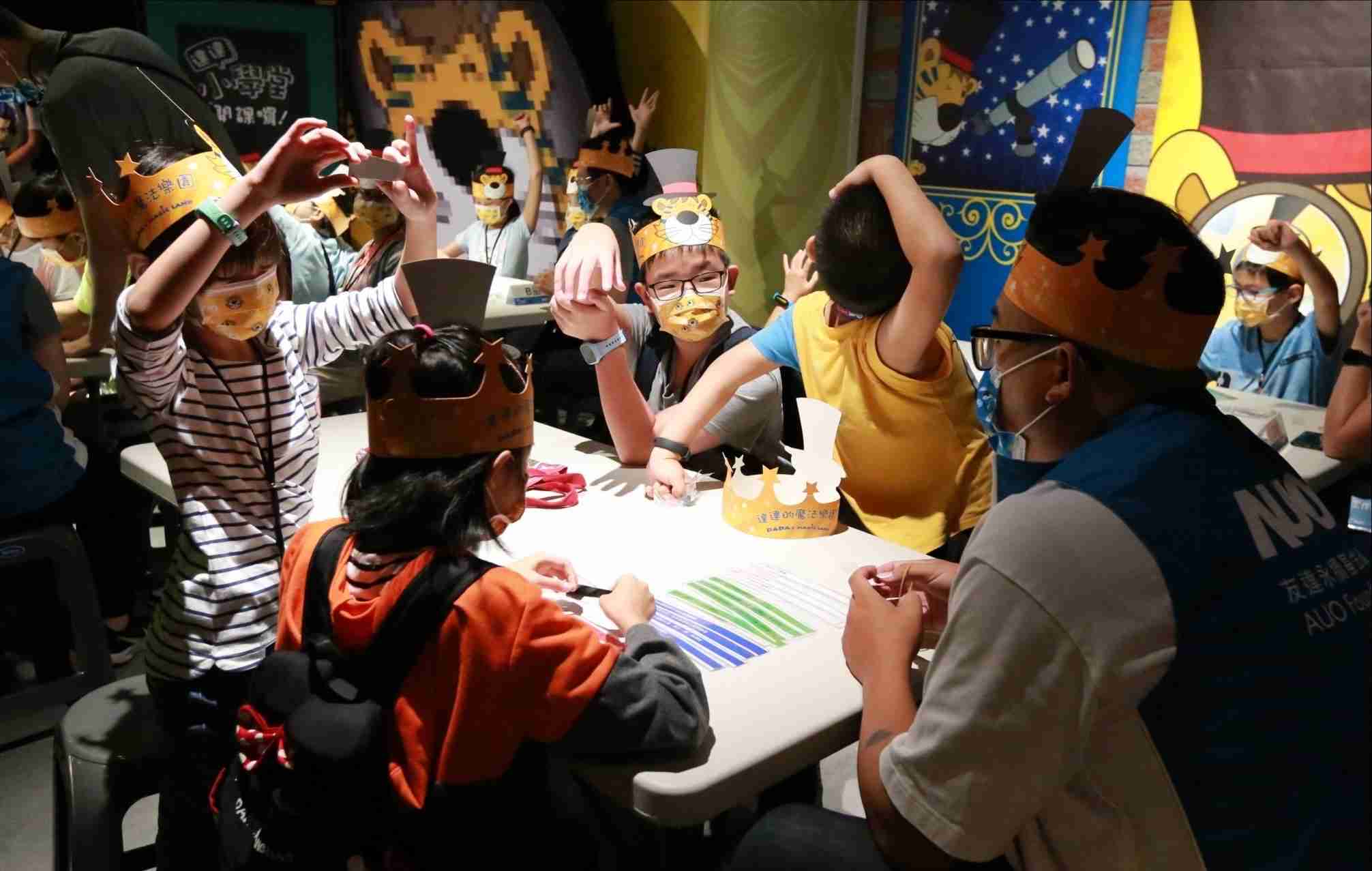 牛牛游戏以永续理念推动全人教育计划，，内外结盟储备科普教育人才，，，荣获亚太永续行动奖社会共融面的金奖肯定