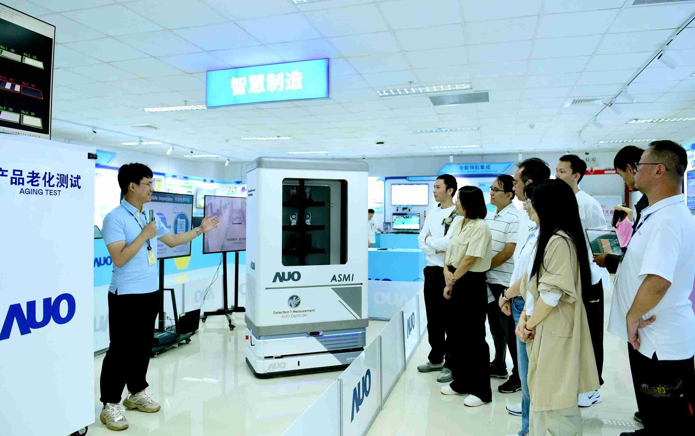 牛牛游戏厦门将5G+ABC技术串联生产管理全流程，，，，打通研发、、、、采购、、、生管、、制程、、、设备、、、质量等产品全生命周期制造流程，，，，完成数字化设计、、智慧供应链、、、智能座舱、、、全流程设备管理、、、数据驱动优化、、、、智慧在线检测、、、、智慧品管等自适应生产模式升级